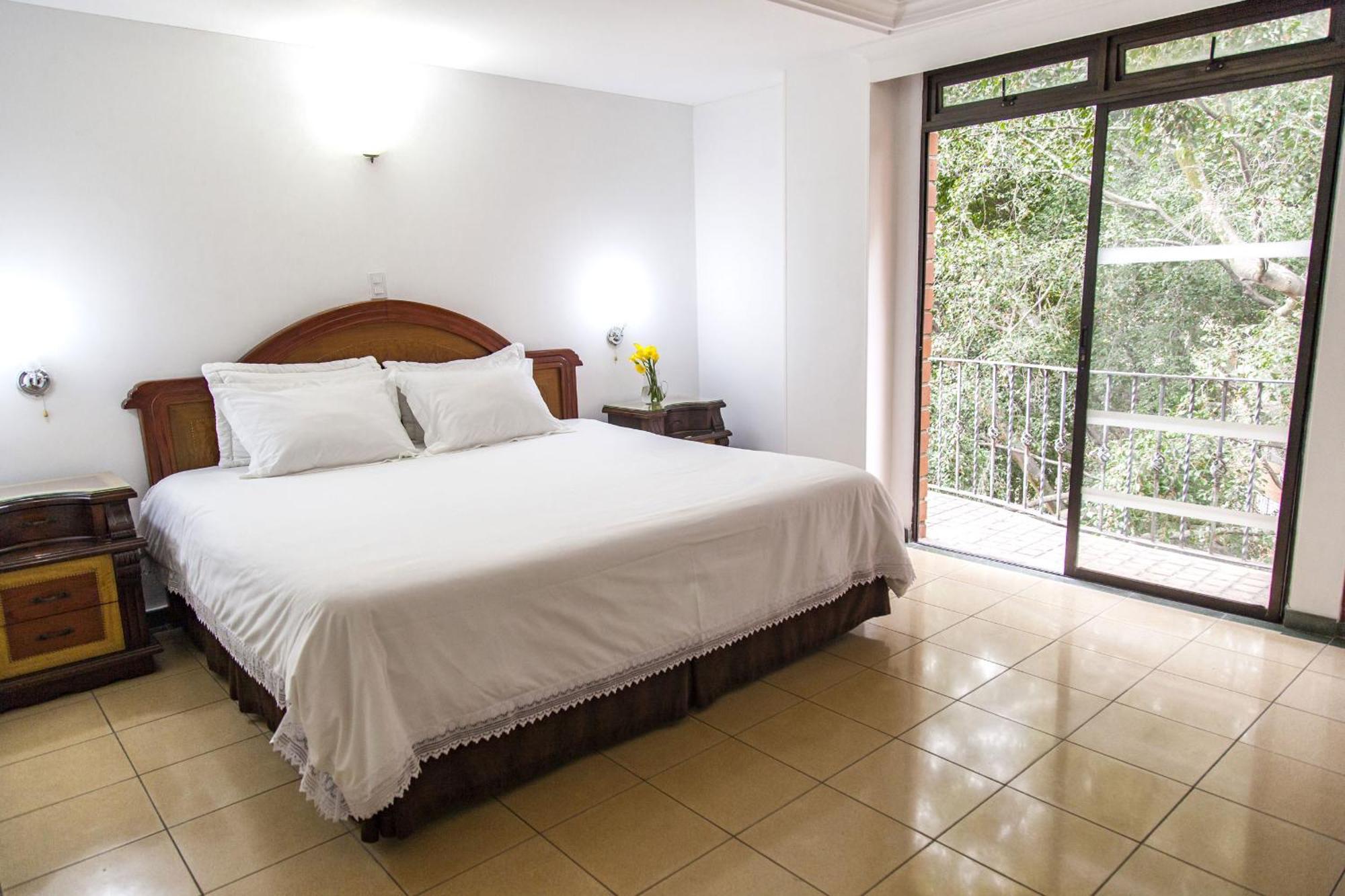 Hotel Casa Laureles Medellín Exterior foto